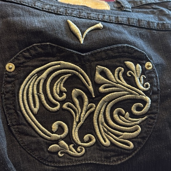 (T6) Vintage Apple Bottoms jeans with silver embroidery from the 2000s. Size 22. - Picture 14 of 14